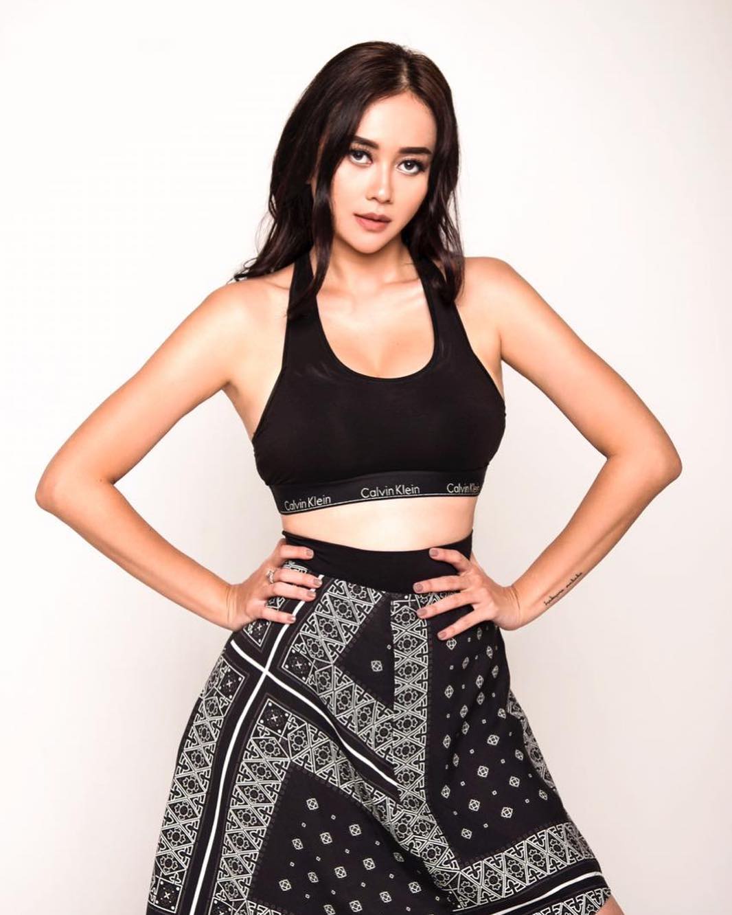 Digosipkan Pacaran sama Ariel NOAH, Aura Kasih Beri Klarifikasi